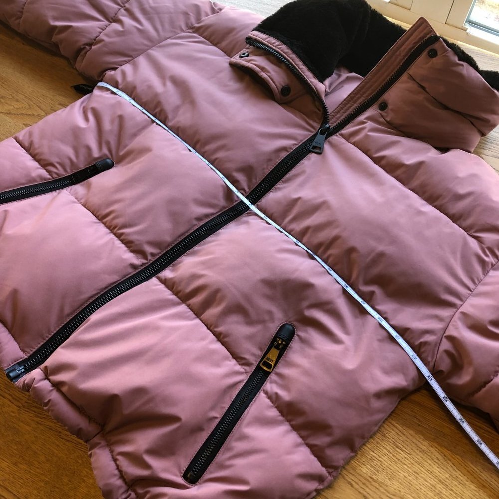 DKNY Oversized Mauve Puffer Jacket Size Medium - Picture 13 of 14